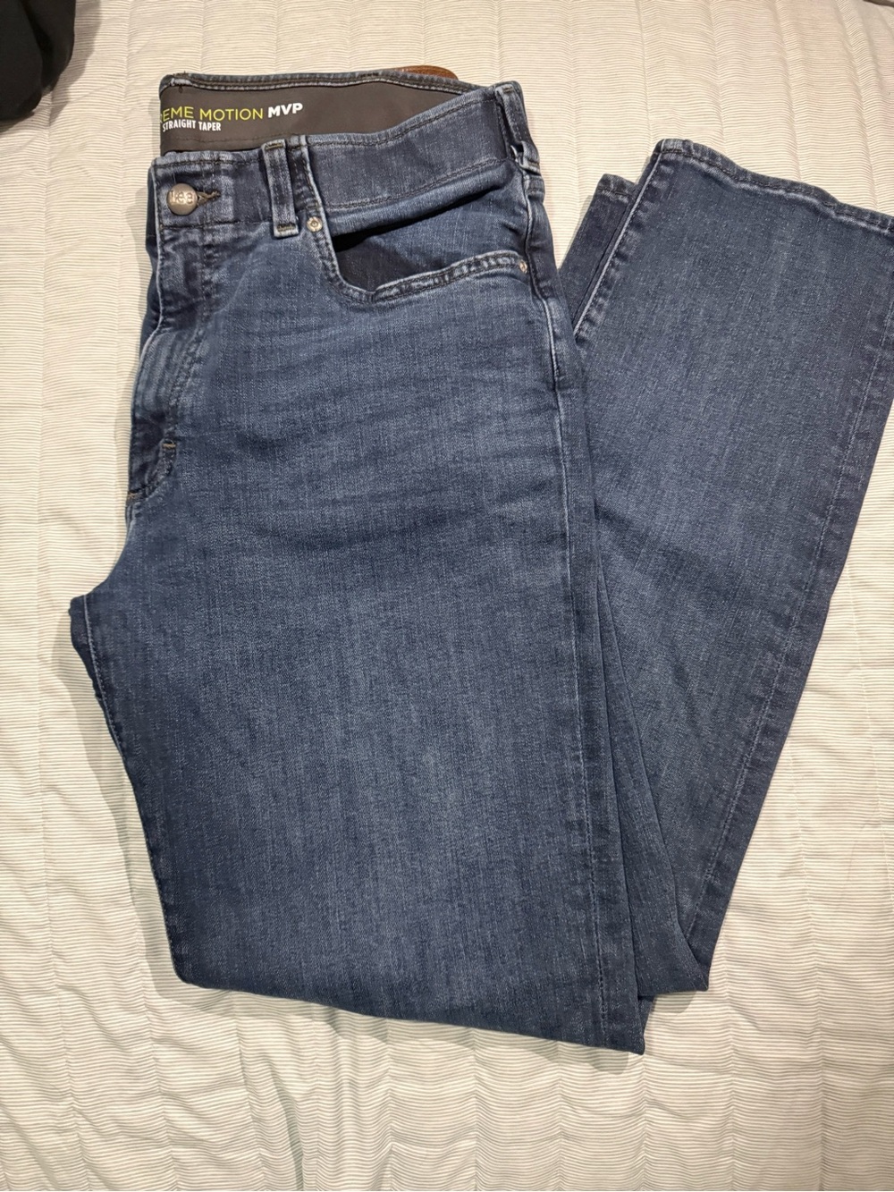 Lee Men's Straight Jeans in Medium Dark Blue